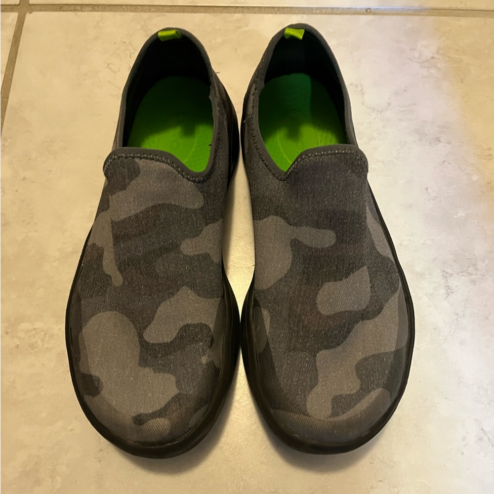 Oofos Oomg Eezee Low Shoe - Women’s 9